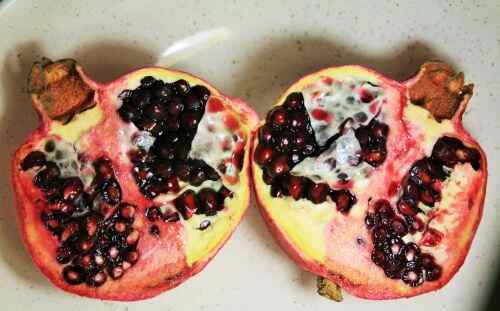 how to peel a pomegranate